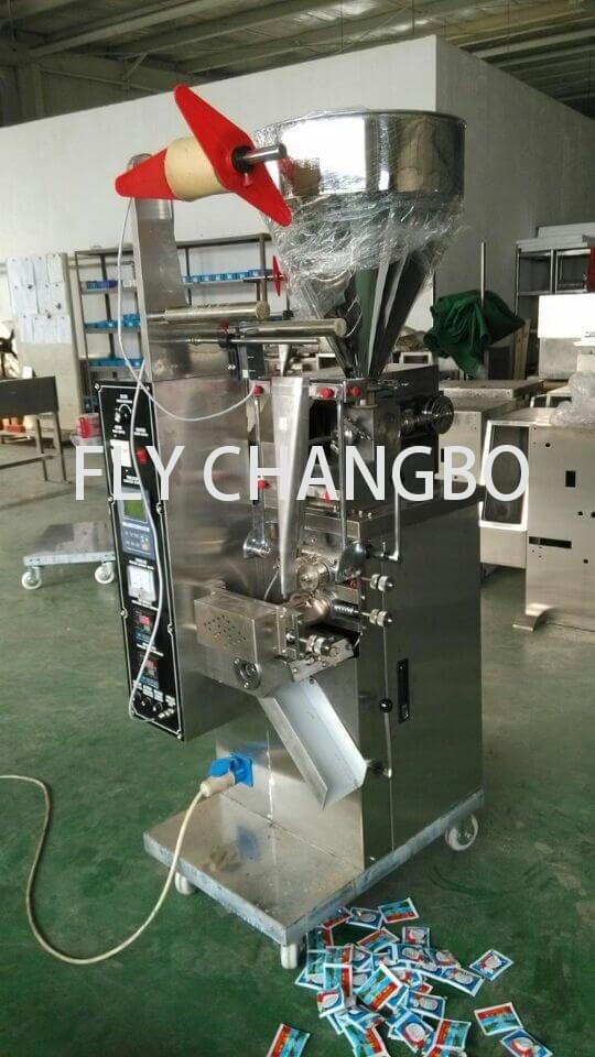Ketchup packing machine, shampoo sachets packing machines, tomato paste sachet p